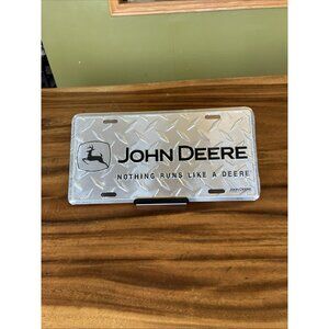 John Deere Diamond Plated License Plate "Nothing Runs Like a Deere" Unused